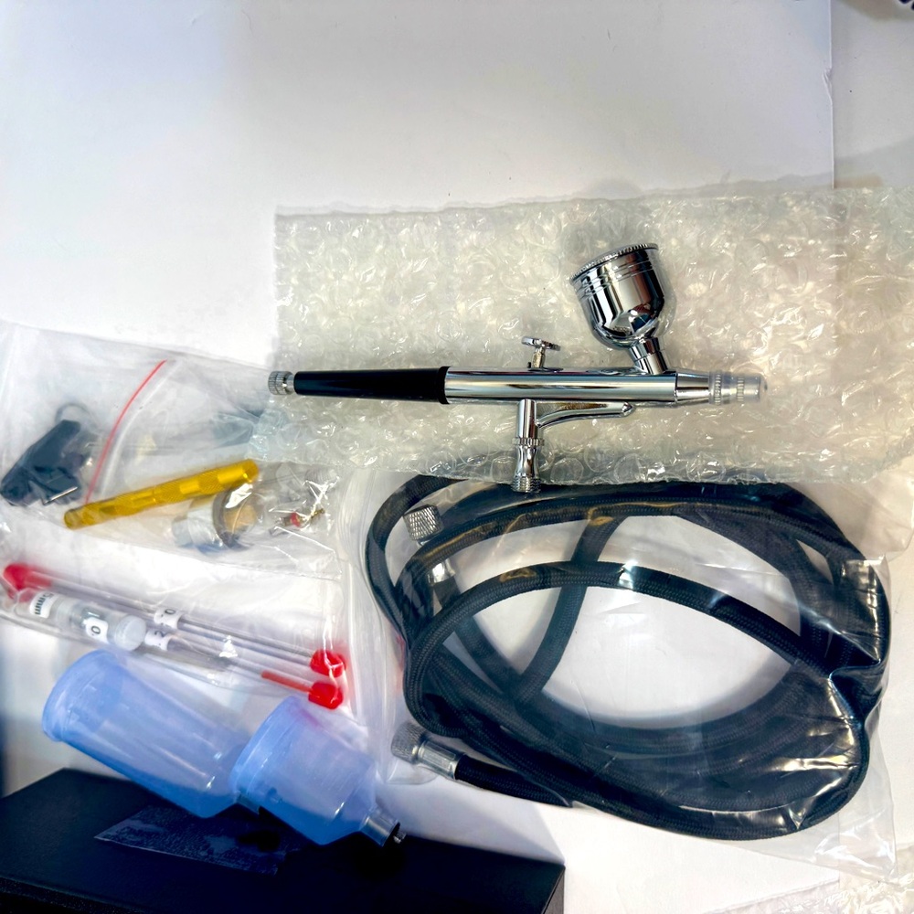 NWT. Mini airbrush set new in box.